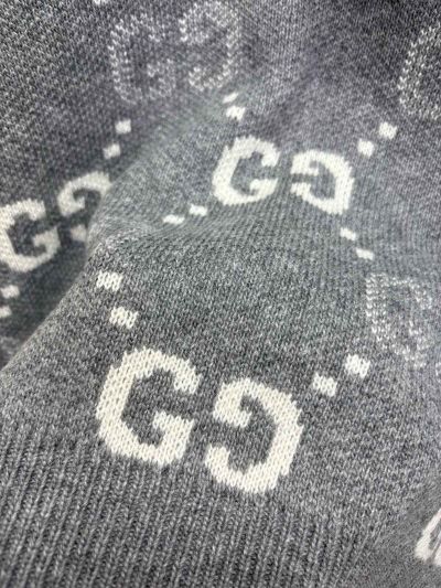 Gucci Crew Neck Cashmere Knit Top in Grey