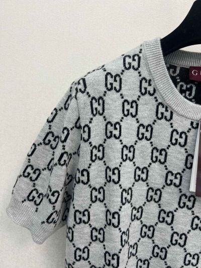 Gucci Crew Neck Short Sleeve Knit Top in Grey