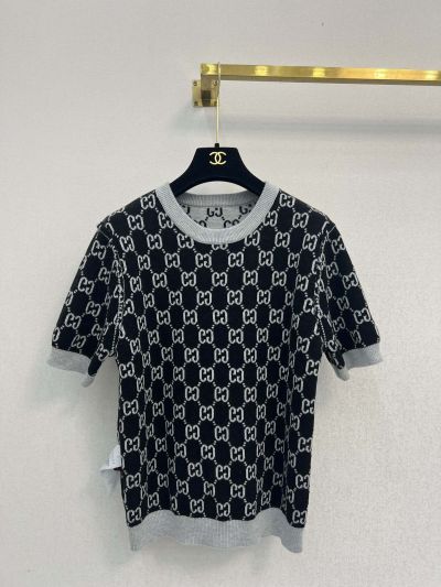 Gucci Crew Neck Short Sleeve Knit Top in Grey