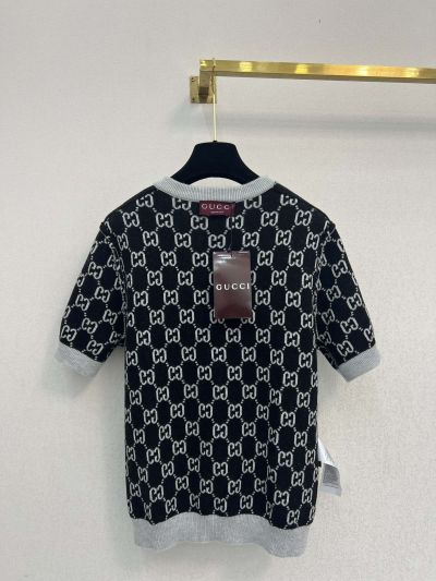 Gucci Crew Neck Short Sleeve Knit Top in Grey