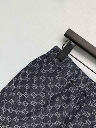 Gucci Denim Contrast-Trim Pants in Navy and White