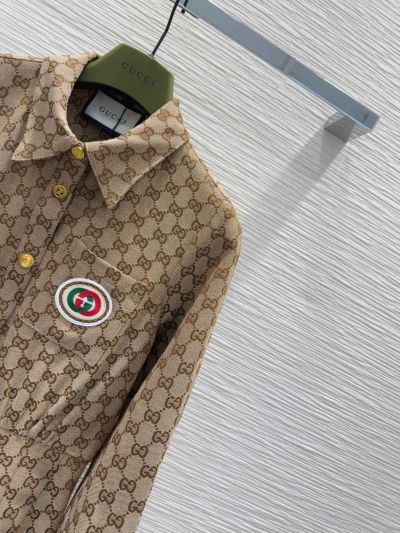 Gucci Long Sleeve Contrast-Trim Coat in Beige
