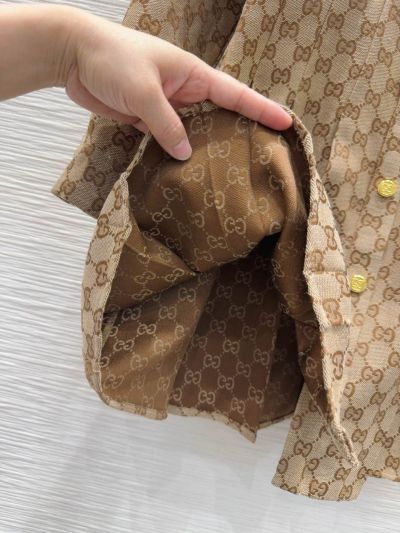 Gucci Long Sleeve Contrast-Trim Coat in Beige
