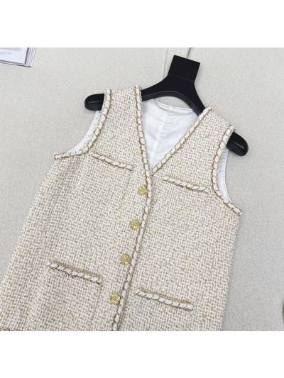 Gucci V-Neck Tweed Vest in Beige and White