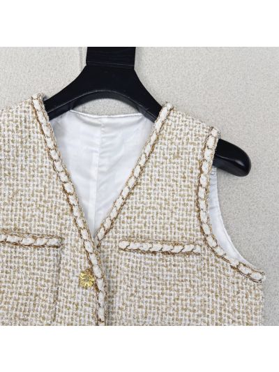 Gucci V-Neck Tweed Vest in Beige and White