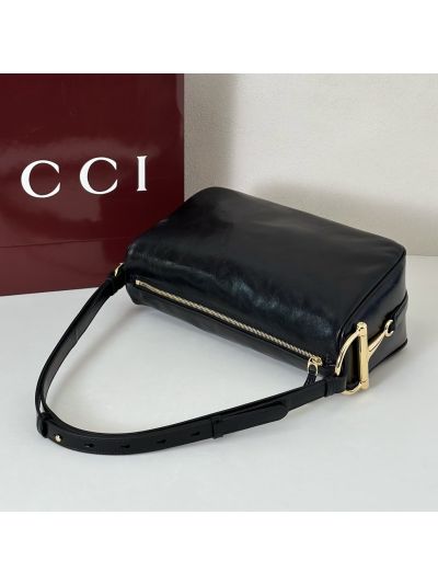 half-horsebit-medium-shoulder-bag-860787-rxgui271186-06