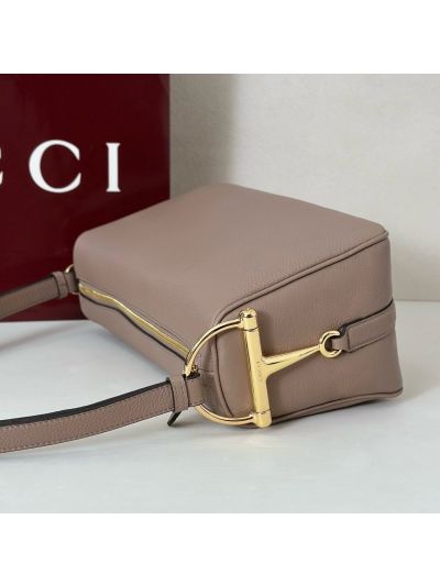 half-horsebit-medium-shoulder-bag-860787-rxgui271190-05