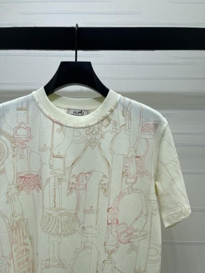 Hermes Short Sleeve Crew Neck T-Shirt in Multicolor