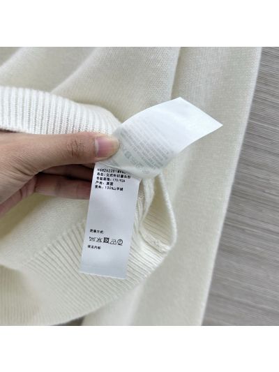 Hermes Turn-Down Collar Cashmere Sweater in White