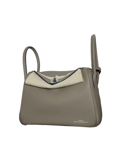 Hermes Hand Stitched Lindy 26 Shoulder Bag Light Gray Togo Leather 524624