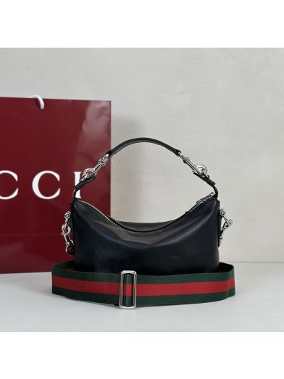 leather-chain-shoulder-bag-in-black-rxgui292548-03