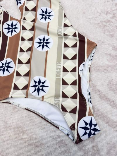 Loewe Sleeveless Contrast-Trim Top in Brown and White