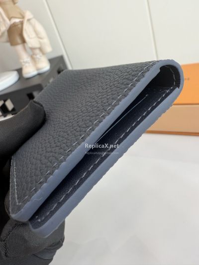 louis-vuitton-aerogram-pocket-organizer-premium-rxlvj10126-04