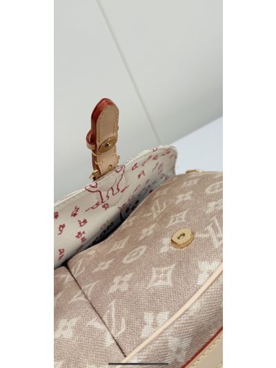 louis-vuitton-beige-monogram-double-buckle-flap-bag-rxlvj01264-03