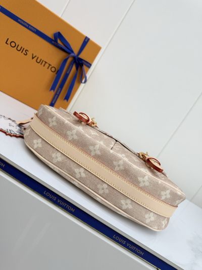 louis-vuitton-beige-monogram-double-buckle-flap-bag-rxlvj01264-10