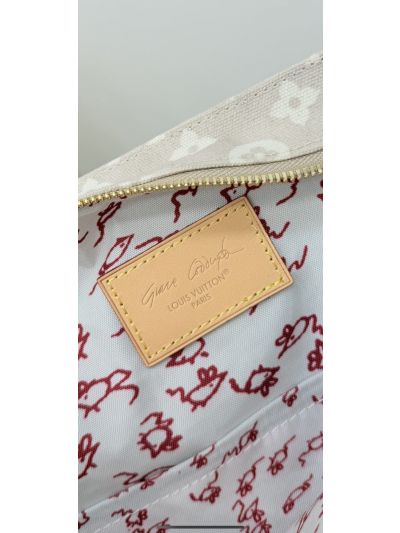 louis-vuitton-beige-monogram-illustrated-tote-rxlvj01262-05