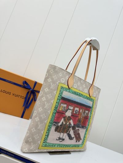louis-vuitton-beige-monogram-illustrated-tote-rxlvj01262-10
