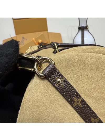 louis-vuitton-beige-textured-shoulder-bag-with-monogram-trim-rxlvj01159-03