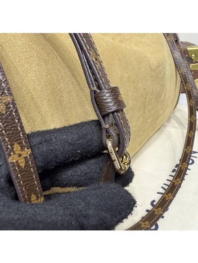 louis-vuitton-beige-textured-shoulder-bag-with-monogram-trim-rxlvj01159-12
