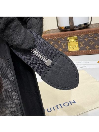 louis-vuitton-black-and-gray-checkerboard-wristlet-pouch-rxlvj01172-03