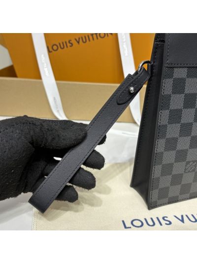 louis-vuitton-black-and-gray-checkerboard-wristlet-pouch-rxlvj01172-13