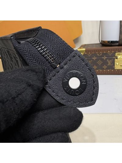louis-vuitton-black-embossed-zip-clutch-rxlvj01148-09