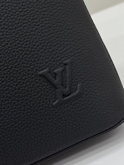 louis-vuitton-black-front-zip-wristlet-pouch-rxlvj01215-07
