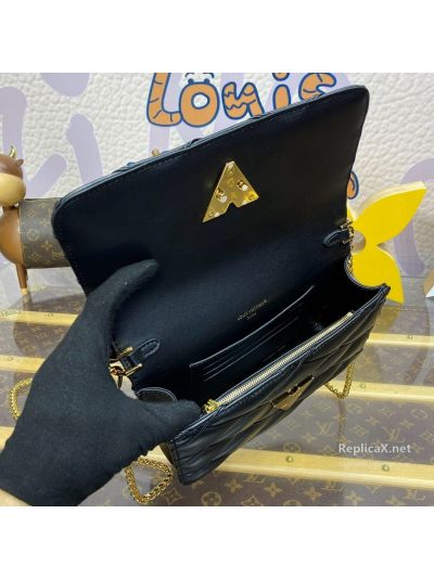 louis-vuitton-black-quilted-flap-chain-bag-rxlvj01504-02