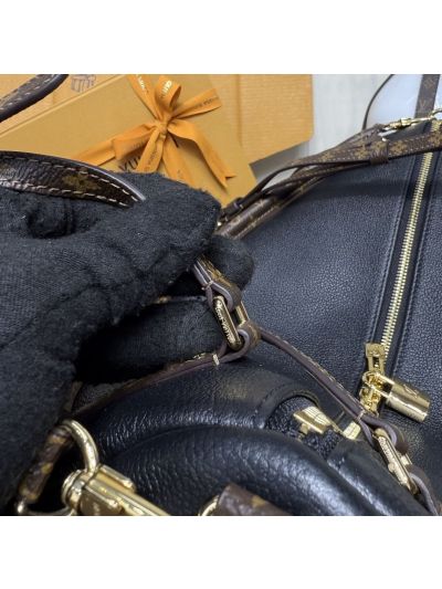 louis-vuitton-black-shoulder-bag-with-monogram-trim-rxlvj01160-13
