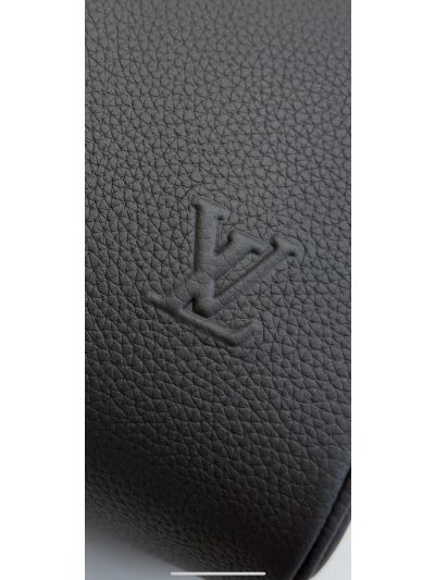 louis-vuitton-black-textured-compact-travel-bag-rxlvj01228-15