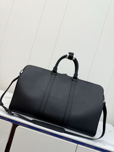 louis-vuitton-black-textured-wide-travel-bag-rxlvj01229-07