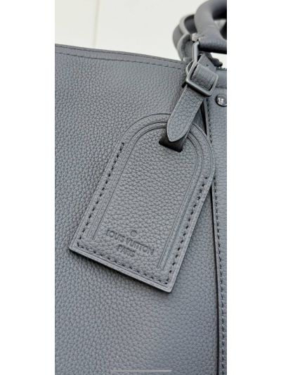 louis-vuitton-black-textured-wide-travel-bag-rxlvj01229-11