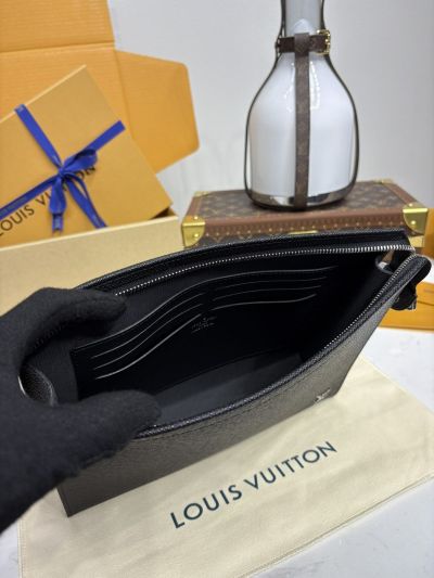 louis-vuitton-black-textured-zip-clutch-rxlvj01152-08