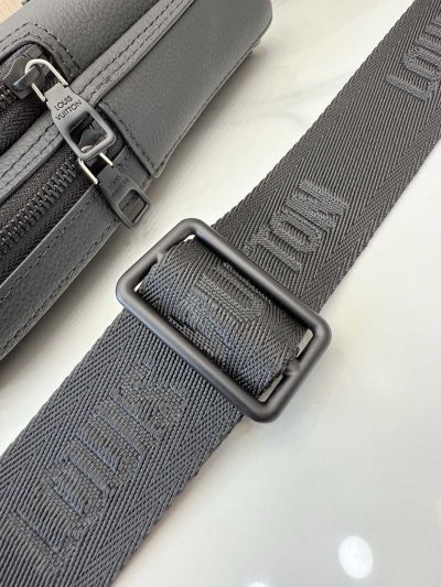 louis-vuitton-black-vertical-sling-bag-rxlvj01295-02