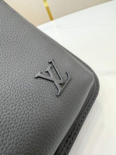 louis-vuitton-black-vertical-sling-bag-rxlvj01295-09