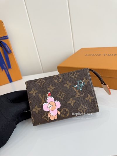 louis-vuitton-brown-monogram-graphic-zip-pouch-rxlvj04101-03