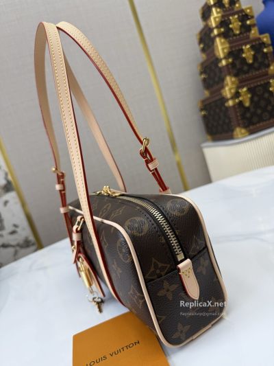 louis-vuitton-brown-monogram-long-handle-zip-bag-rxlvj02151-03