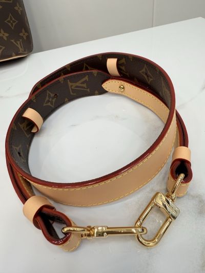 louis-vuitton-brown-monogram-tall-rounded-top-handle-bag-rxlvj01203-05