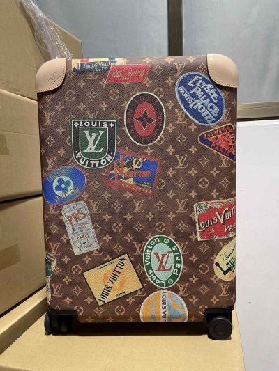 louis-vuitton-brown-monogram-travel-patch-rolling-suitcase-rxlvj01225-02
