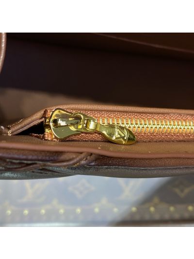 louis-vuitton-brown-quilted-turn-lock-chain-wallet-bag-rxlvj01317-06