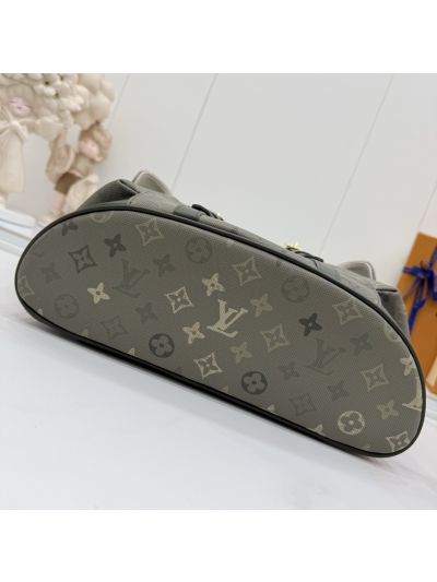 Louis Vuitton Christopher MM Monogram M27080