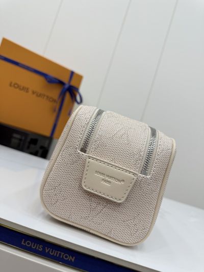 louis-vuitton-cream-textured-monogram-toiletry-pouch-rxlvj01245-04