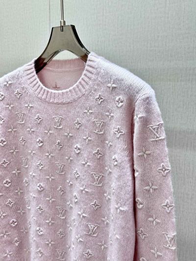 Louis Vuitton Crew Neck Long Sleeve Knit Top in Pink