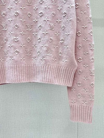 Louis Vuitton Crew Neck Long Sleeve Knit Top in Pink
