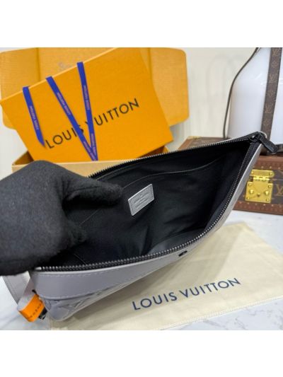 louis-vuitton-gray-monogram-wristlet-pouch-rxlvj01167-03