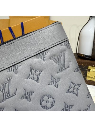 louis-vuitton-gray-monogram-wristlet-pouch-rxlvj01167-09