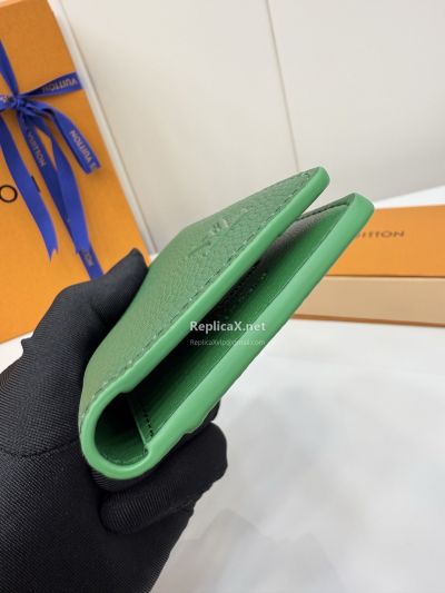 louis-vuitton-green-grained-vertical-pocket-wallet-rxlvj02238-04