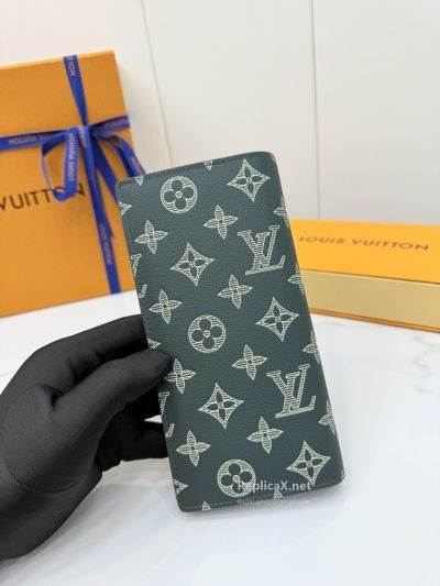 louis-vuitton-green-monogram-long-fold-wallet-rxlvj02229-03