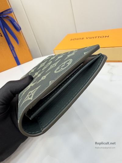 louis-vuitton-green-monogram-long-fold-wallet-rxlvj02229-04