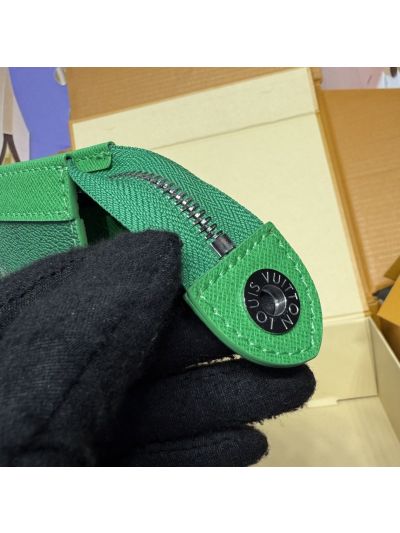 louis-vuitton-green-palm-graphic-zip-clutch-rxlvj01141-07